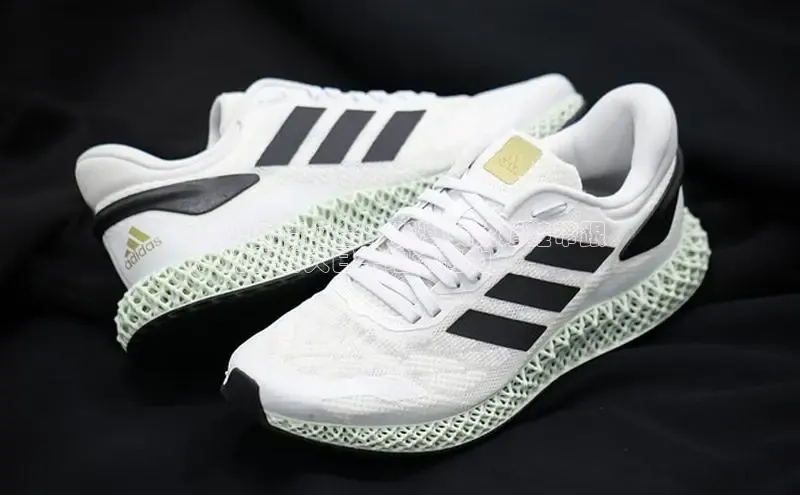 米兰app官方正版官网百度安全社区2024时尚必备：新潮女款婚鞋带跟
，为你的大日子增添魅力